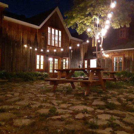 Auberge Le P'Tit Bonheur Saint-Laurent-de-l'ile d'Orleans Luaran gambar
