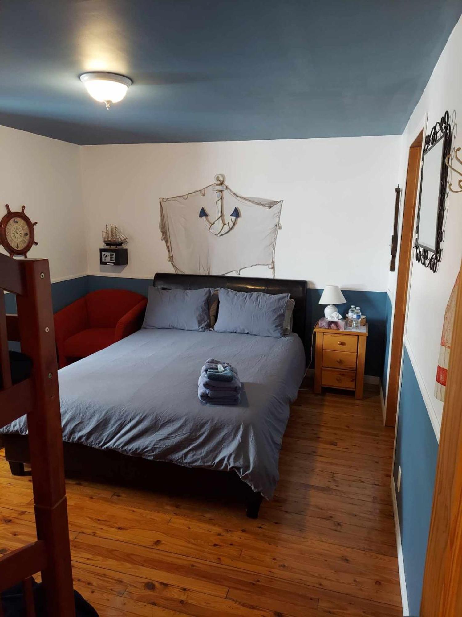 Auberge Le P'Tit Bonheur Saint-Laurent-de-l'ile d'Orleans Luaran gambar
